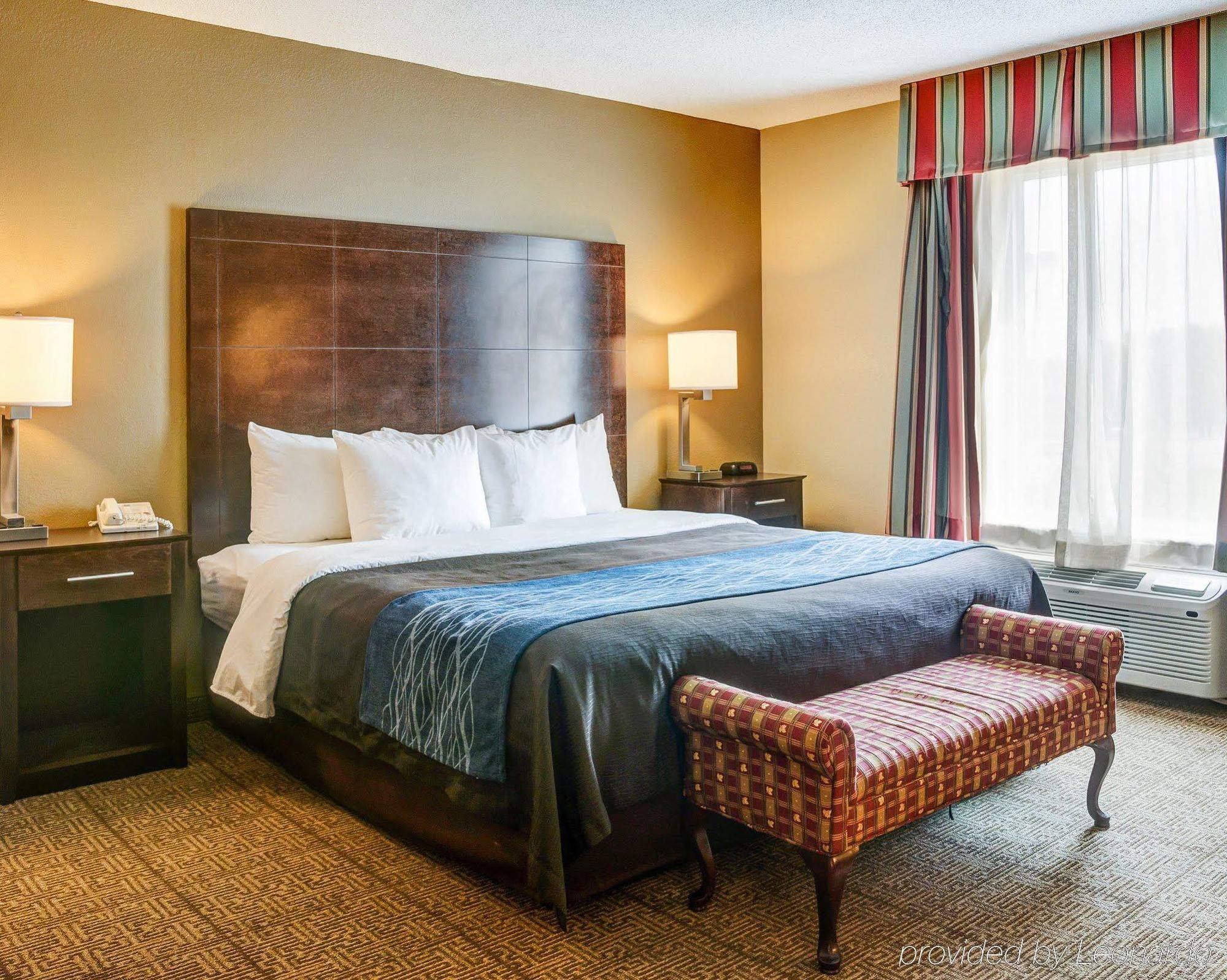 Comfort & - Benton Hotel Bryant